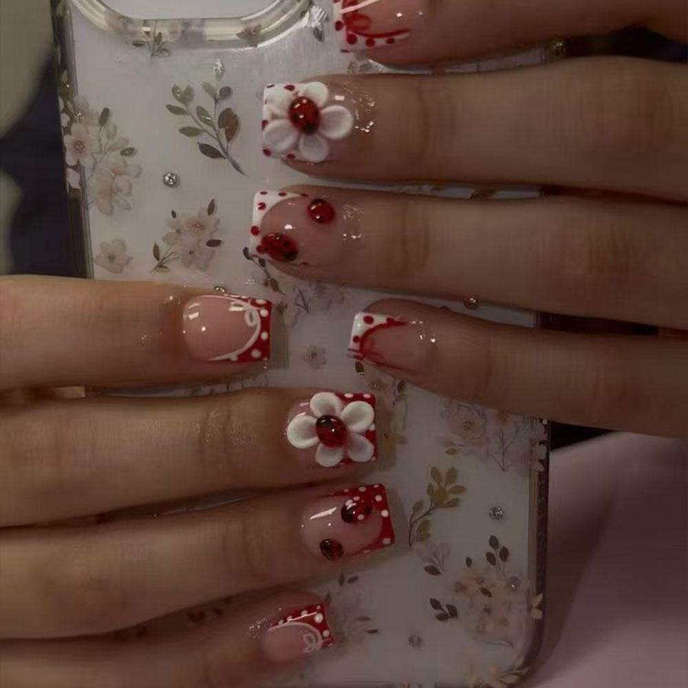 24 stuks per set. Rechthoekige - Nail Art Press On recensie en prijs